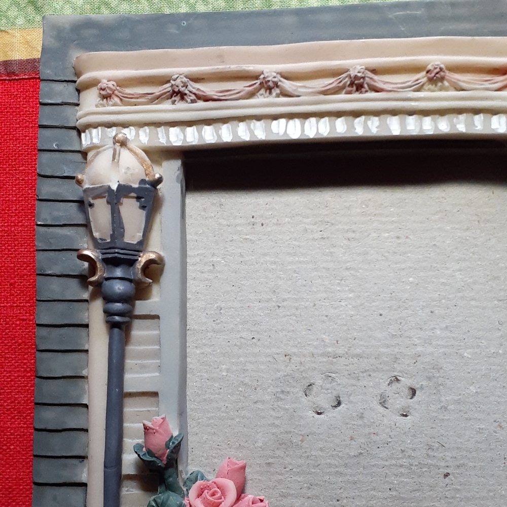 Cat and Roses Picture Frame - Picture 7 of 10